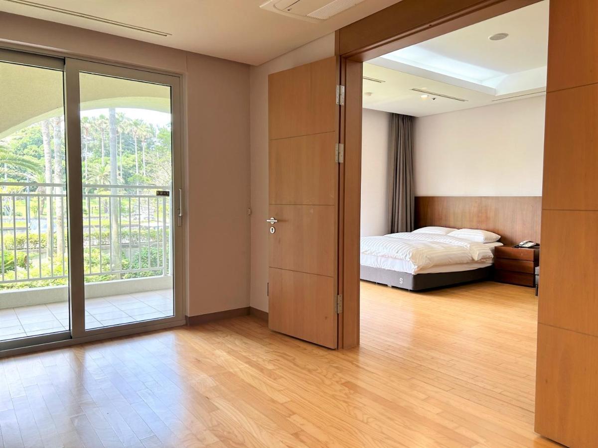 Sono Calm Jeju Hotel Seogwipo Exterior foto