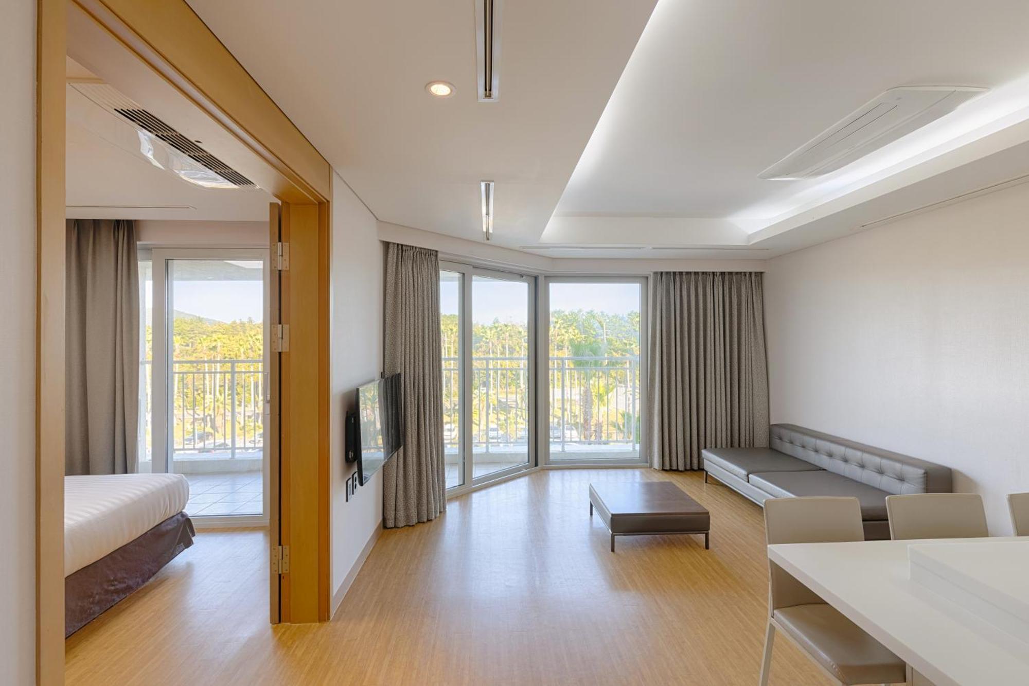 Sono Calm Jeju Hotel Seogwipo Exterior foto
