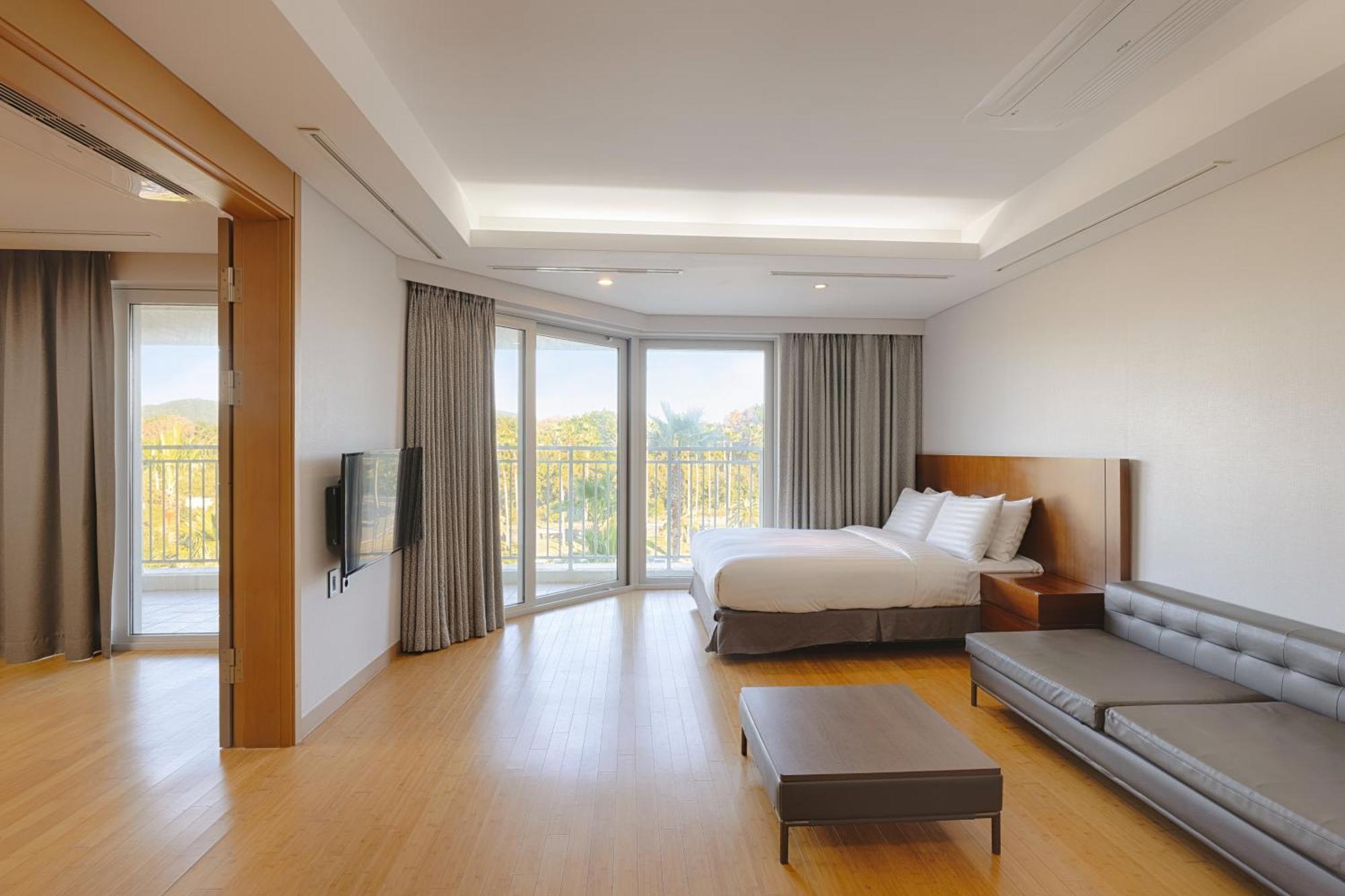 Sono Calm Jeju Hotel Seogwipo Exterior foto